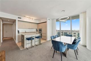 Beachfront Balcony Apartment Amenities - Hollywood - 8