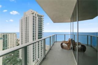 Beachfront Balcony Apartment Amenities - Hollywood - 4