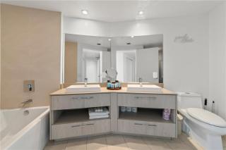 Beachfront Balcony Apartment Amenities - Hollywood - 1