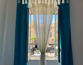 NIMPHAEA BLUE APARTMENT - Elegant Central Flat, Walk to Beach & Train Station - 1