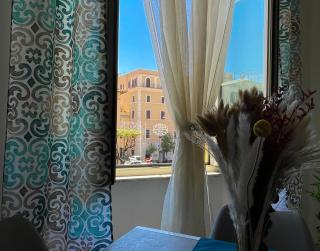 NIMPHAEA BLUE APARTMENT - Elegant Central Flat, Walk to Beach & Train Station - Nettuno - 0