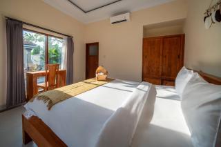 Stylish 3 BR Villa Near Canggu - 2