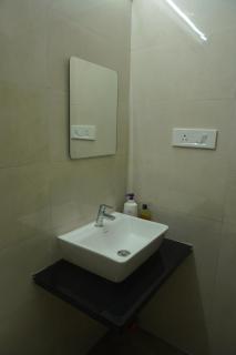 Sky View 1BHK Apartment Near Nesco & JP Morgan - Mumbai - 8