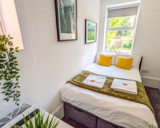 RUBY Delightful Suite Moseley Mews, Birmingham By StayStaycations - Birmingham - 2