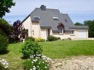Cosy 3-Bed Retreat -Garden Play Area Bbq & Beach - Pludual - 0