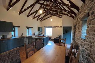 A converted 300yr old barn valley view-Sleeps 8 - St Austell - 5