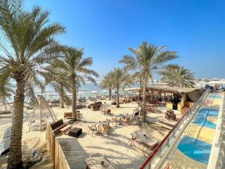 Family Beach Home 3BR on Palm Jumeirah with Pool - 9