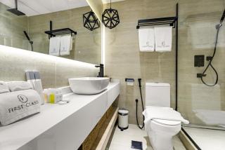 Dubai Marina Luxury 2BR with Pool, Gym & Near JBR Beach, Metro - 7