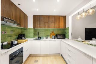 Dubai Marina Luxury 2BR with Pool, Gym & Near JBR Beach, Metro - 6