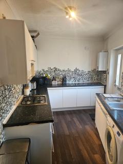 Sunny Bournemouth Home with BBQ & Outdoor Seating - Bournemouth - 9