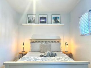 Beautiful 4-BR! Outdoor Seating! 2 Free Parking! Sleep 9 - Manchester - 7