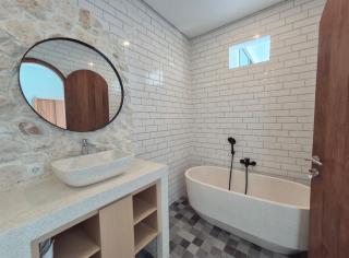 3BR Comfy Stylish Villa Coogee Canggu - Dalung - 9