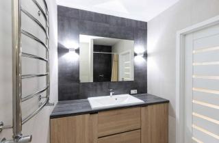 White Apartment Melnyka10 - 3