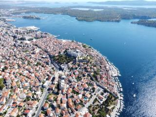 Apartment Vega with private garden, terrace and garage - Šibenik (Sebenico) - 1