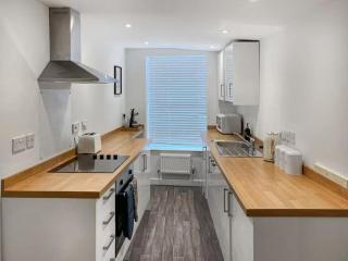 Modern Flat on Ilfracombe High St sleeps 4 - Ilfracombe - 7