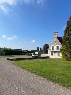 Luxury Villa Pool & Spa - Halle - 9