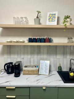 Cozy 2 Bedroom Condo by Waterfront & Metro - 3