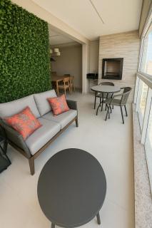 Apartamento com Varanda Gourmet a 400 m Meia Praia - Itapema - 1
