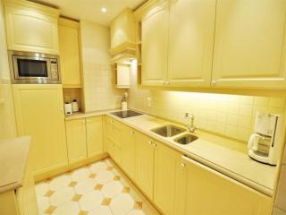 Apartment near Seawall with Parking - 9