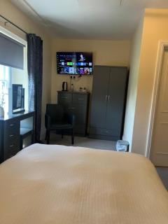 High Corner Hotel - Llanharan - 8