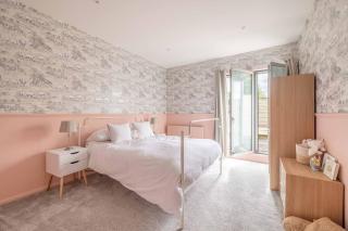 Woodland River Retreat, 5 Minutes to Legoland - Windsor - 6