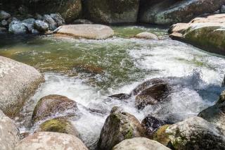 Recanto da Margo 2, casa com acesso a cachoeira até 10 pessoas - 7