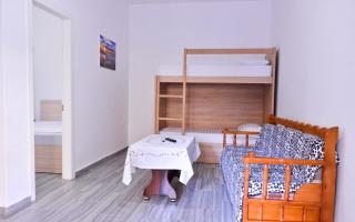 Kristi's Guesthouse - Golem - 6