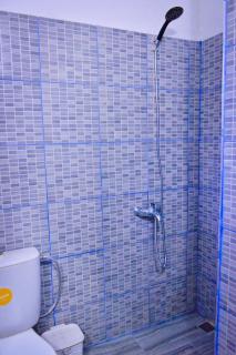 Kristi's Guesthouse - Golem - 4