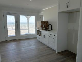 Get'n Nauti - Oak Island - 6