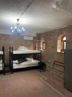 Wine Cellar Hostel - Tbilisi - 1