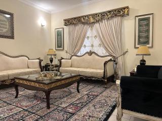 Luxury, Neat And Affordable - Karachi - 5