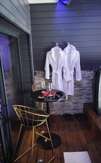 loveroom avec spa privatif - Miniac-Morvan - 1