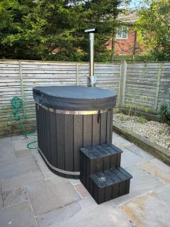 Elletson Park Wood fired Hot tubs, Caravans & Pods - Preston - 9