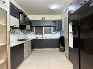 Premium, Cozy And Budget friendly - Karachi - 8