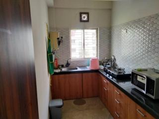 Entire 3 BHK - Ideal for Families & Work Trips - - 7