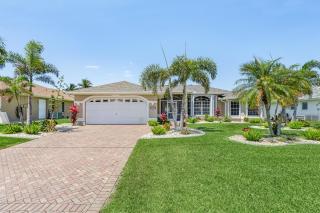 Heated Pool, Gulf Access & Dock, Pet Friendly - Villa Canal Breeze - Roelens - Cape Coral - 3