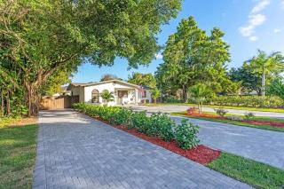 Bright and Cozy Home in Homestead - Homestead - 9