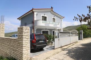 Villa Prendi Mbreshtan - - 0
