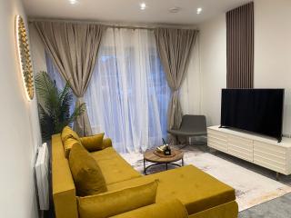 NOVA SUITE - Luxury, Stylish & fully furnished 2 bed Apartment minutes away from the beach Sleeps 4 to 5 - Bournemouth - 3