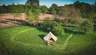 Boutique tent 'Holt' op een unieke plek in het groen met luxe bed - Vorden - 0