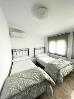 Ático Dúplex 2 habitaciones reformado en Primera línea de Playa con terrazas y vistas en Dénia - Dénia - 2
