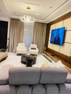 Palatial lodge by Perinni Homes - Lagos - 8