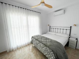 Ático Dúplex 2 habitaciones reformado en Primera línea de Playa con terrazas y vistas en Dénia - Dénia - 4