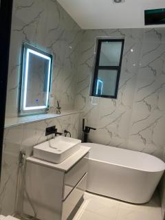 Palatial lodge by Perinni Homes - 4