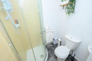 Fully furnished 1BR flat with Parking and WiFi - Liverpool - 2