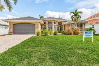 Two Pools, Spa, Gulf Access, Dock and Tiki Hut - Royal Sunsets - Roelens Vacations - Cape Coral - 1