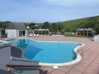 Newquay Bay - 3-Bed Caravan - Sleeps 6 - 9