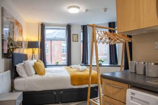 Spacious One Bedroom Apartment in Central Derby by Eason Stays Ideal for Weekend Getaways & Business Travellers - Derby - 6