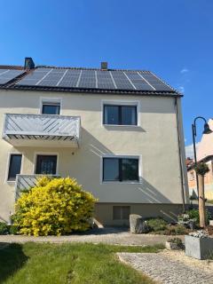 Neu umgebaute Ferienwohnung Seefried - 0