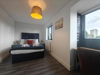 Park Central 4 Double Bedroom House in Birmingham City Center - 5